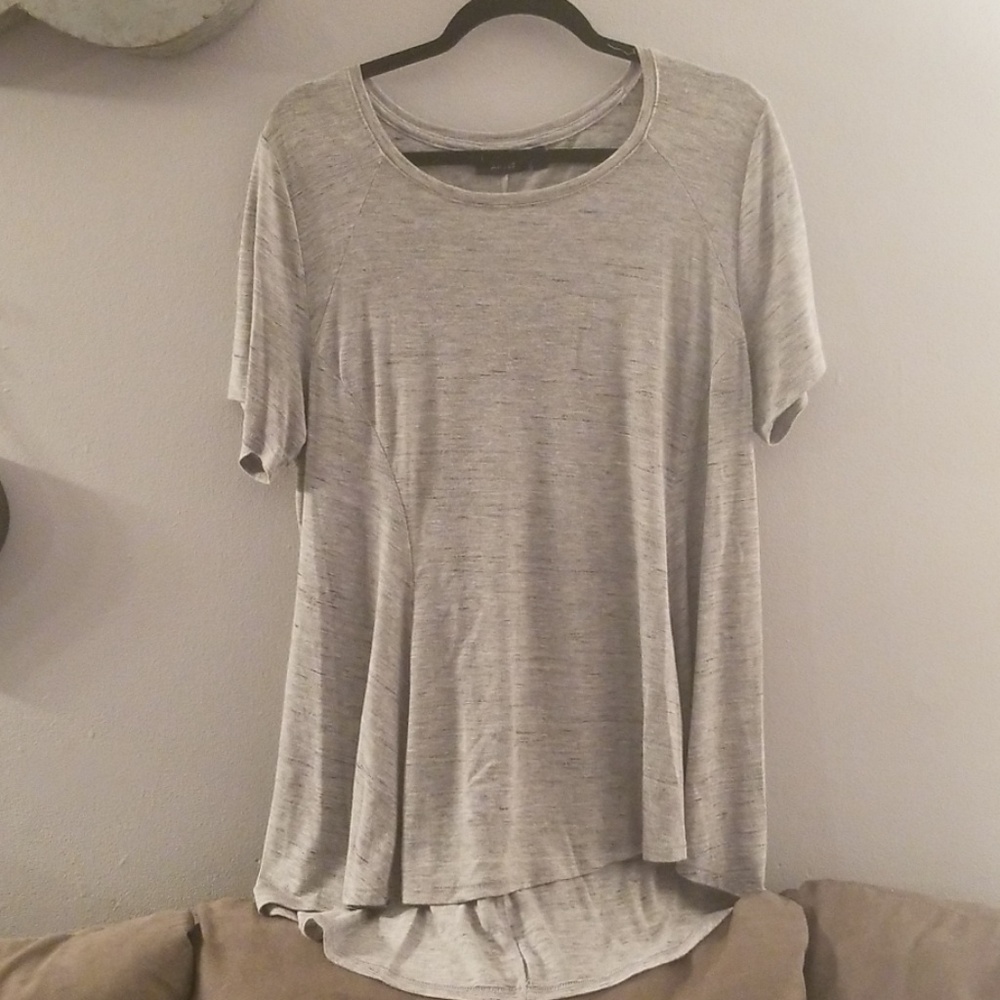 💝5 for $30💝 Grey swing tee with hi lo hem